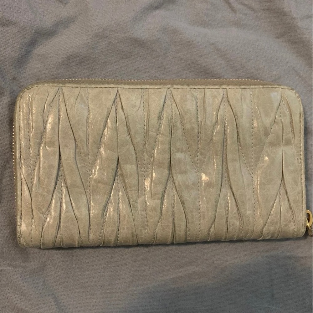 Miu Miu Wallet - image 3